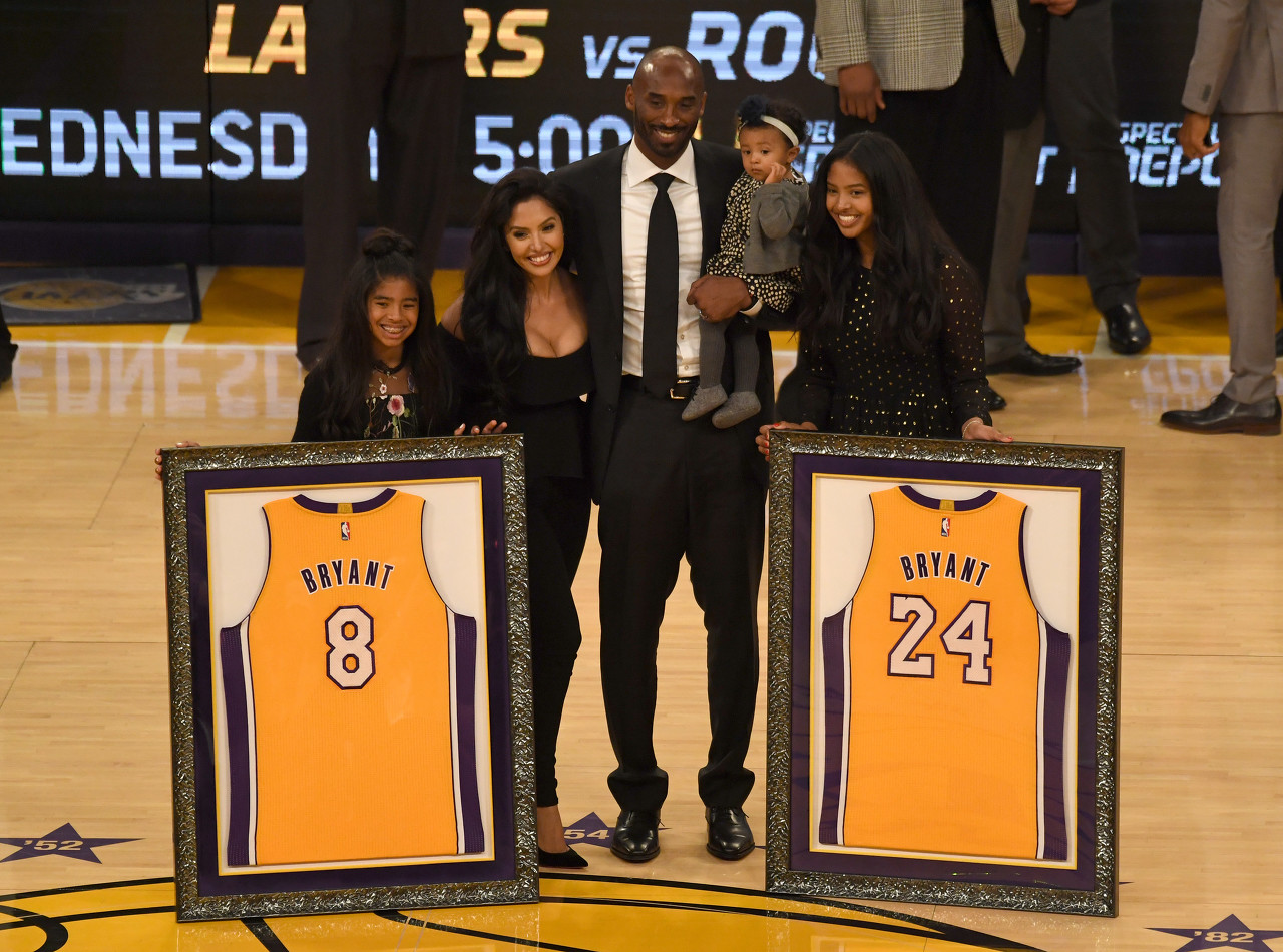 她告诉学生 她告诉学生