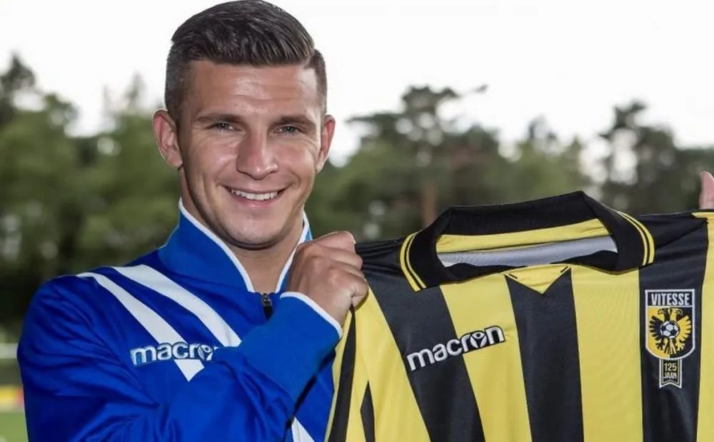 這些醜聞為 這些醜聞為