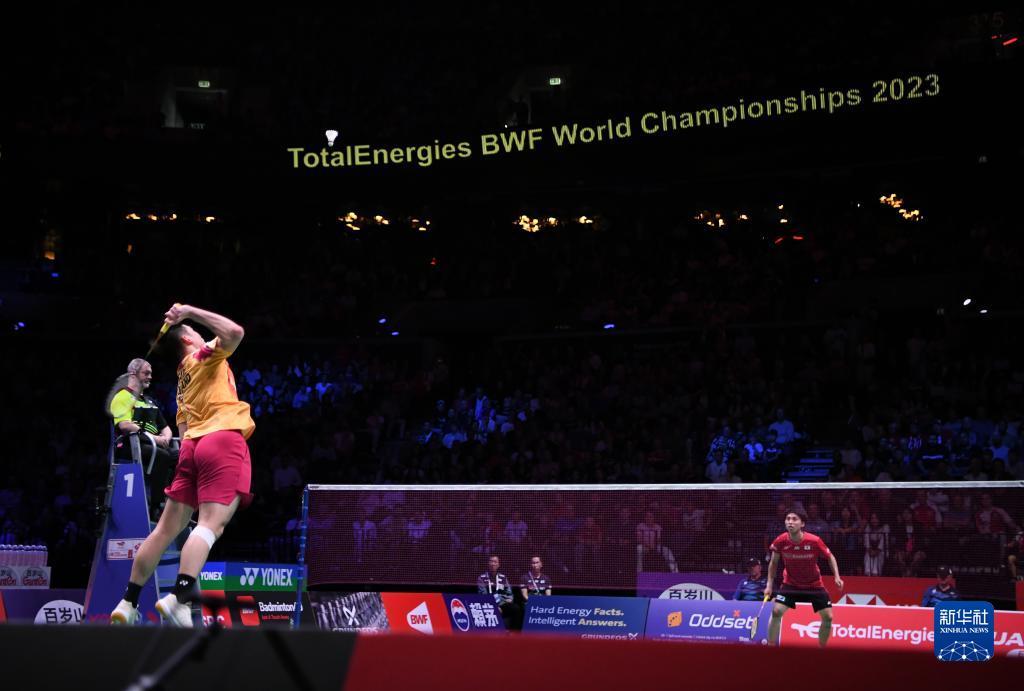 他用自己的 他用自己的